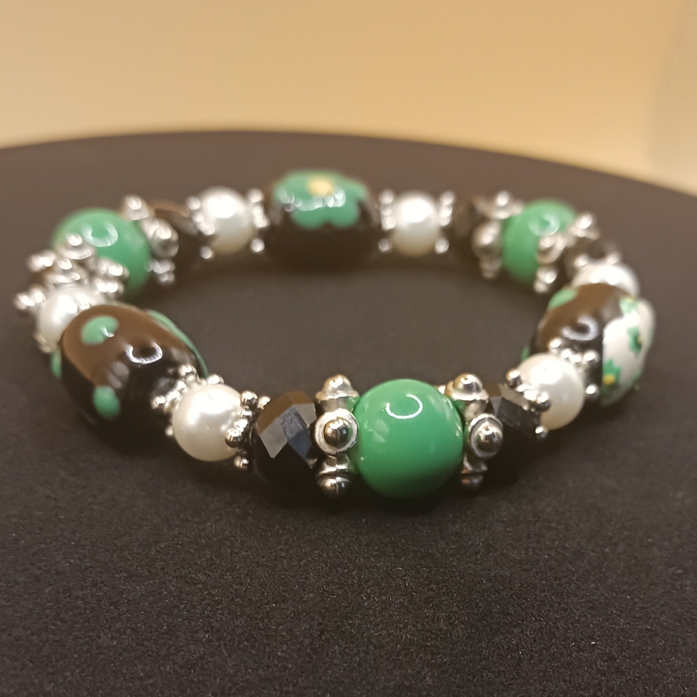 Skull And Flowers Green and Black Beads Bracelet Halloween